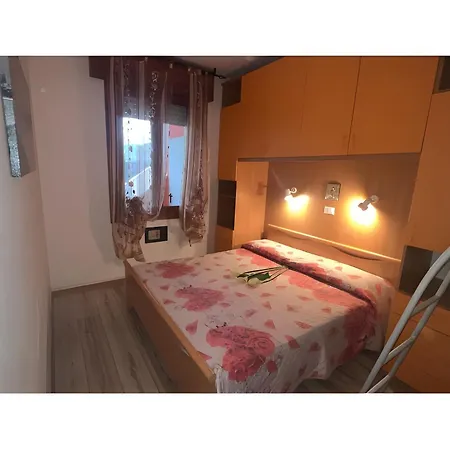 Antares Trilocale Vila *